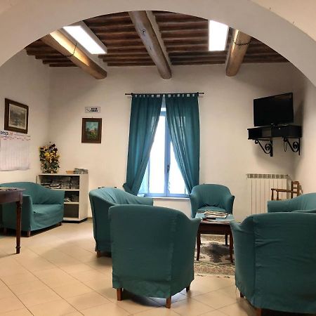 Residenza Pitigliano Gens Petilia - Nuova Gestione Otel Dış mekan fotoğraf