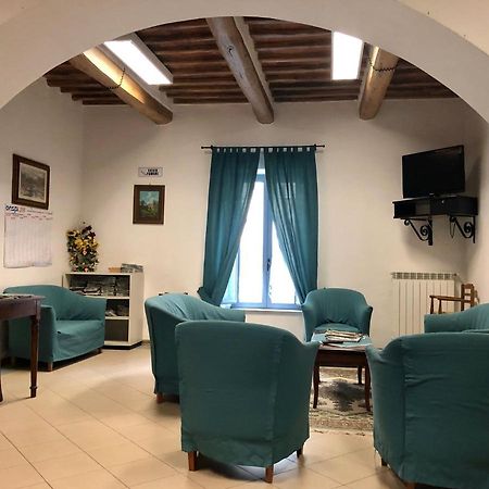 Residenza Pitigliano Gens Petilia - Nuova Gestione Otel Dış mekan fotoğraf