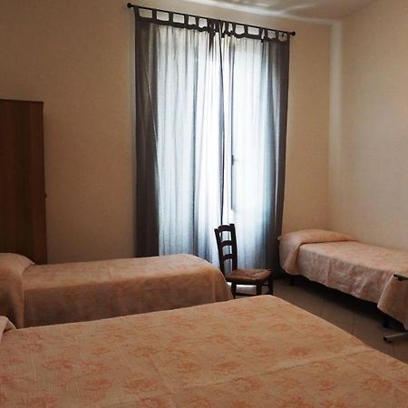 Residenza Pitigliano Gens Petilia - Nuova Gestione Otel Dış mekan fotoğraf