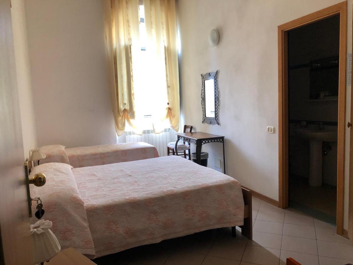 Residenza Pitigliano Gens Petilia - Nuova Gestione Otel Dış mekan fotoğraf