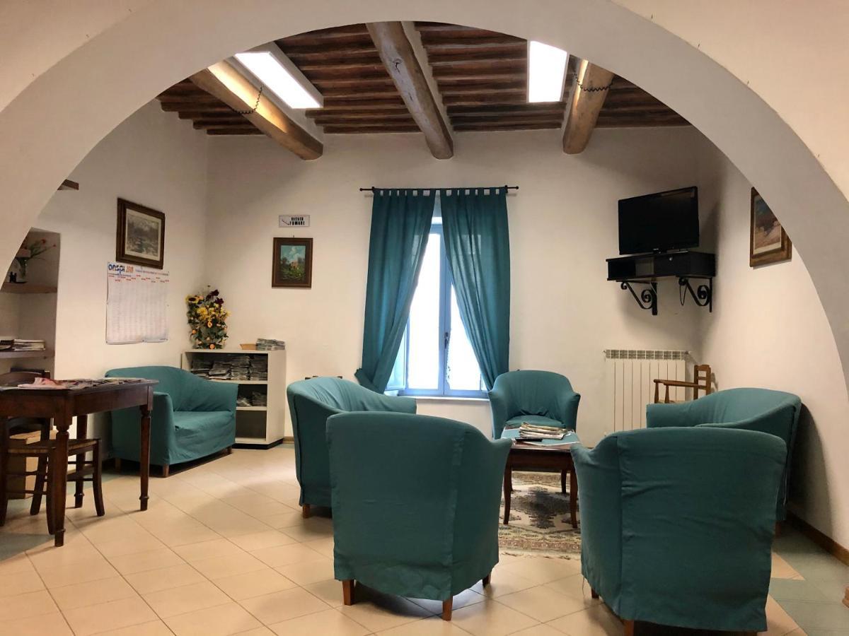 Residenza Pitigliano Gens Petilia - Nuova Gestione Otel Dış mekan fotoğraf