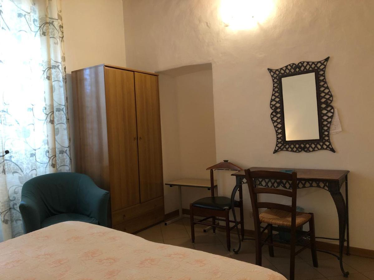 Residenza Pitigliano Gens Petilia - Nuova Gestione Otel Dış mekan fotoğraf