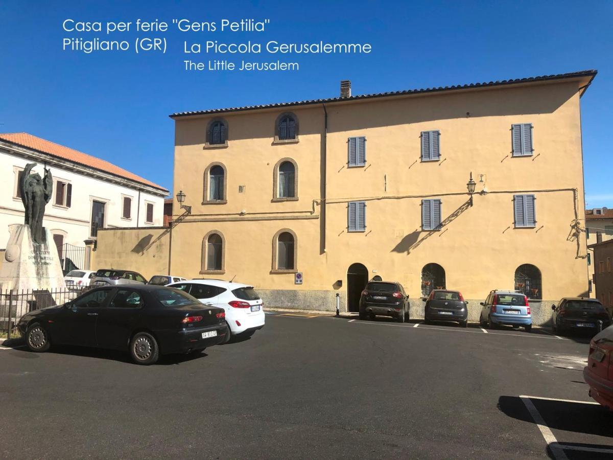 Residenza Pitigliano Gens Petilia - Nuova Gestione Otel Dış mekan fotoğraf
