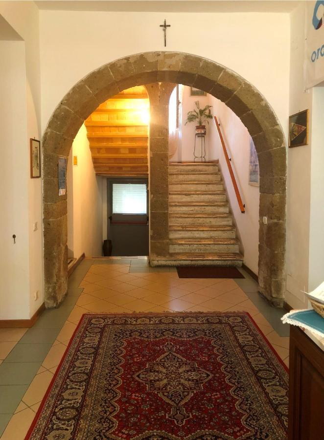 Residenza Pitigliano Gens Petilia - Nuova Gestione Otel Dış mekan fotoğraf