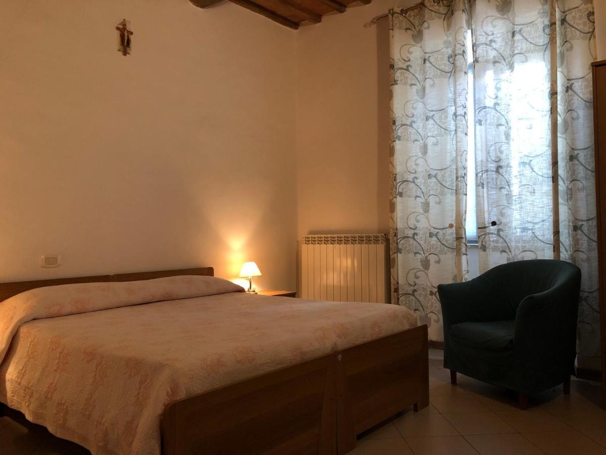 Residenza Pitigliano Gens Petilia - Nuova Gestione Otel Dış mekan fotoğraf