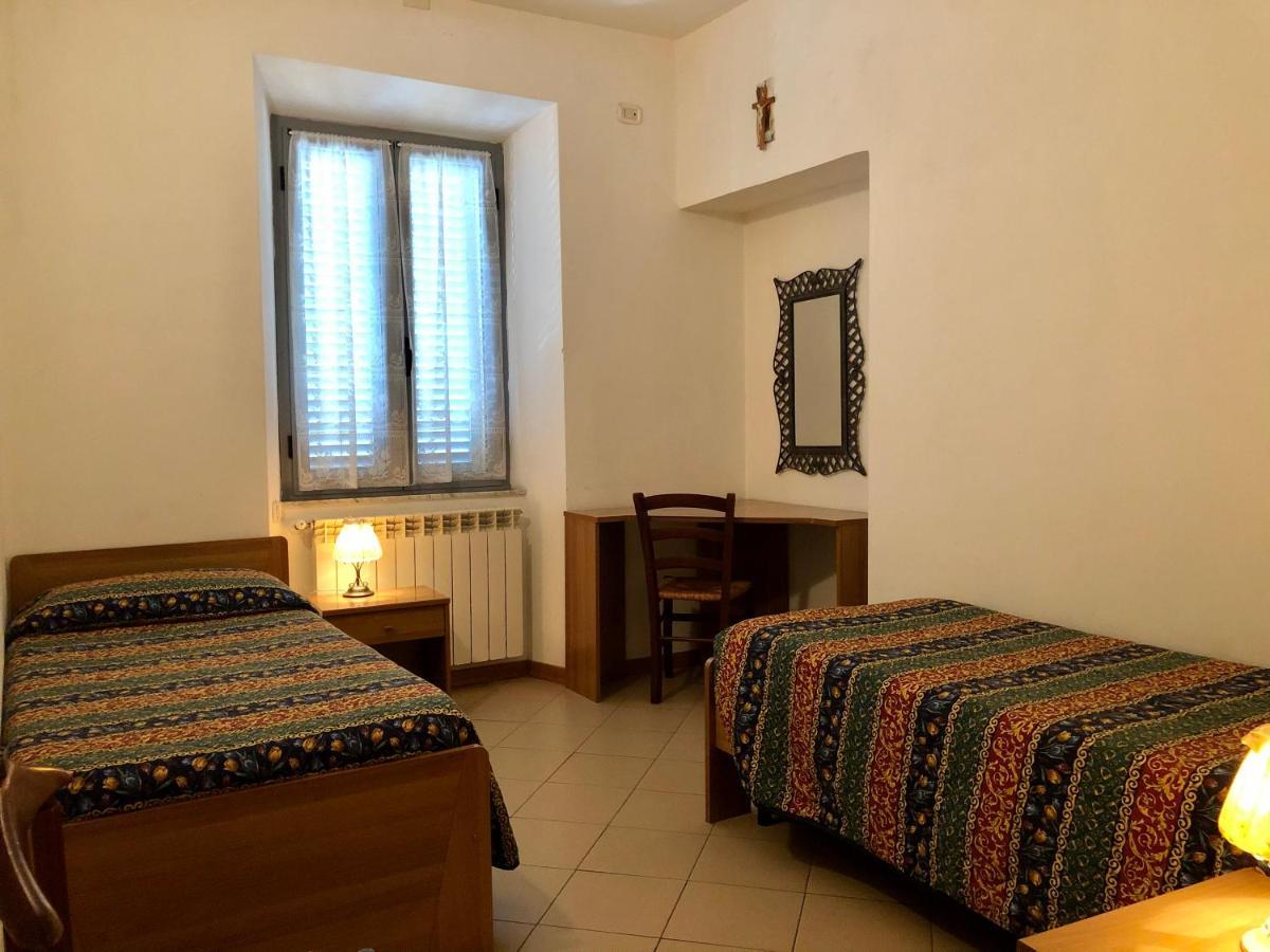 Residenza Pitigliano Gens Petilia - Nuova Gestione Otel Dış mekan fotoğraf