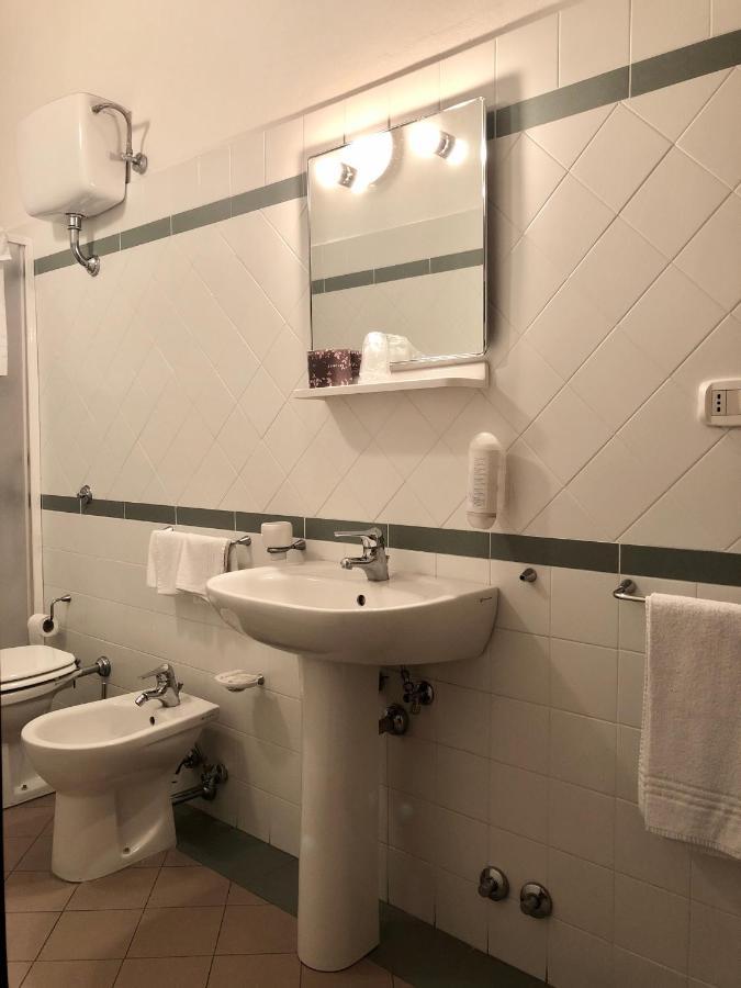 Residenza Pitigliano Gens Petilia - Nuova Gestione Otel Dış mekan fotoğraf