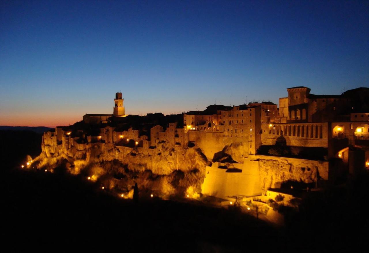 Residenza Pitigliano Gens Petilia - Nuova Gestione Otel Dış mekan fotoğraf