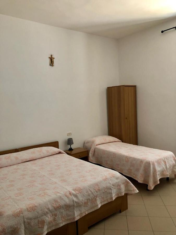 Residenza Pitigliano Gens Petilia - Nuova Gestione Otel Dış mekan fotoğraf