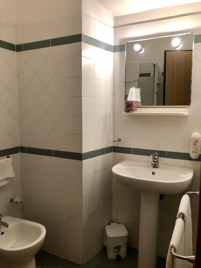 Residenza Pitigliano Gens Petilia - Nuova Gestione Otel Dış mekan fotoğraf