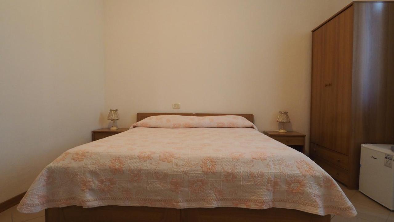 Residenza Pitigliano Gens Petilia - Nuova Gestione Otel Dış mekan fotoğraf