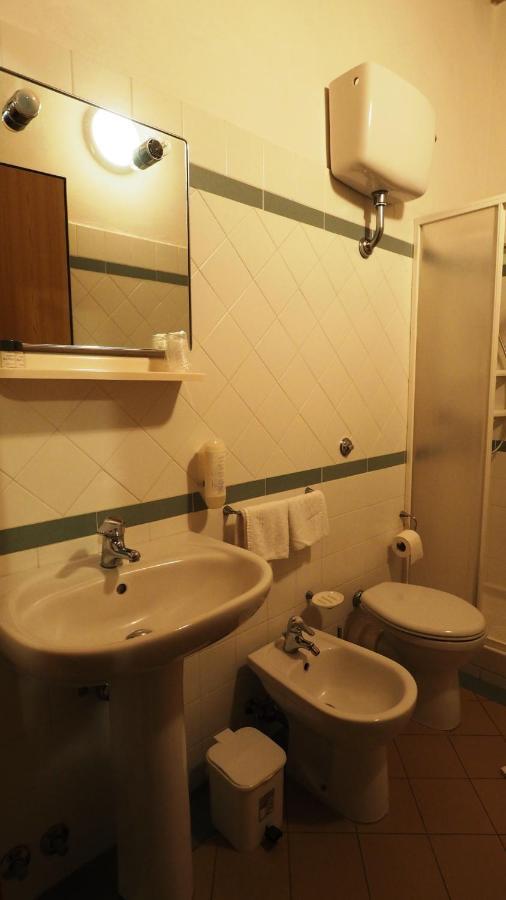 Residenza Pitigliano Gens Petilia - Nuova Gestione Otel Dış mekan fotoğraf