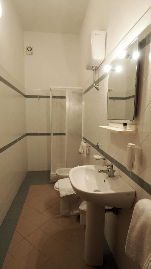 Residenza Pitigliano Gens Petilia - Nuova Gestione Otel Dış mekan fotoğraf