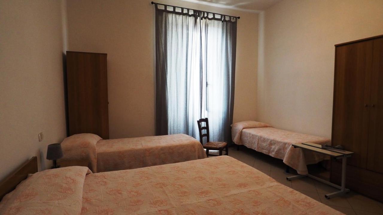 Residenza Pitigliano Gens Petilia - Nuova Gestione Otel Dış mekan fotoğraf